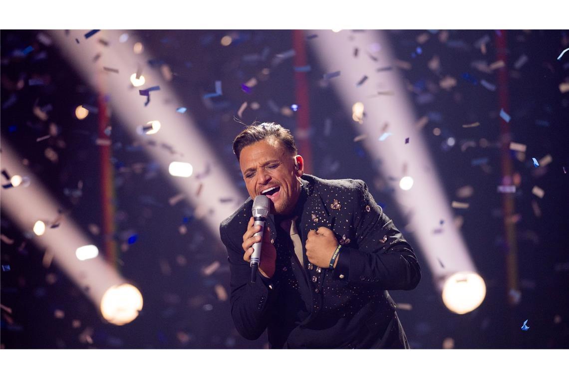 Menowin Fröhlich steht im Finale der RTL-Casting-Show „Deutschland sucht den Superstar“ (DSDS) auf der Bühne im Coloneum.