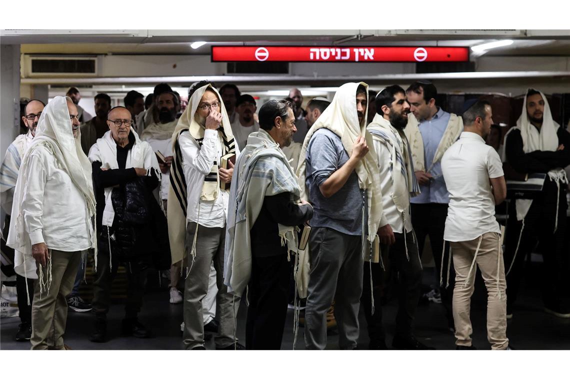 Israel und USA attackieren Iran - Trump will Machtwechsel