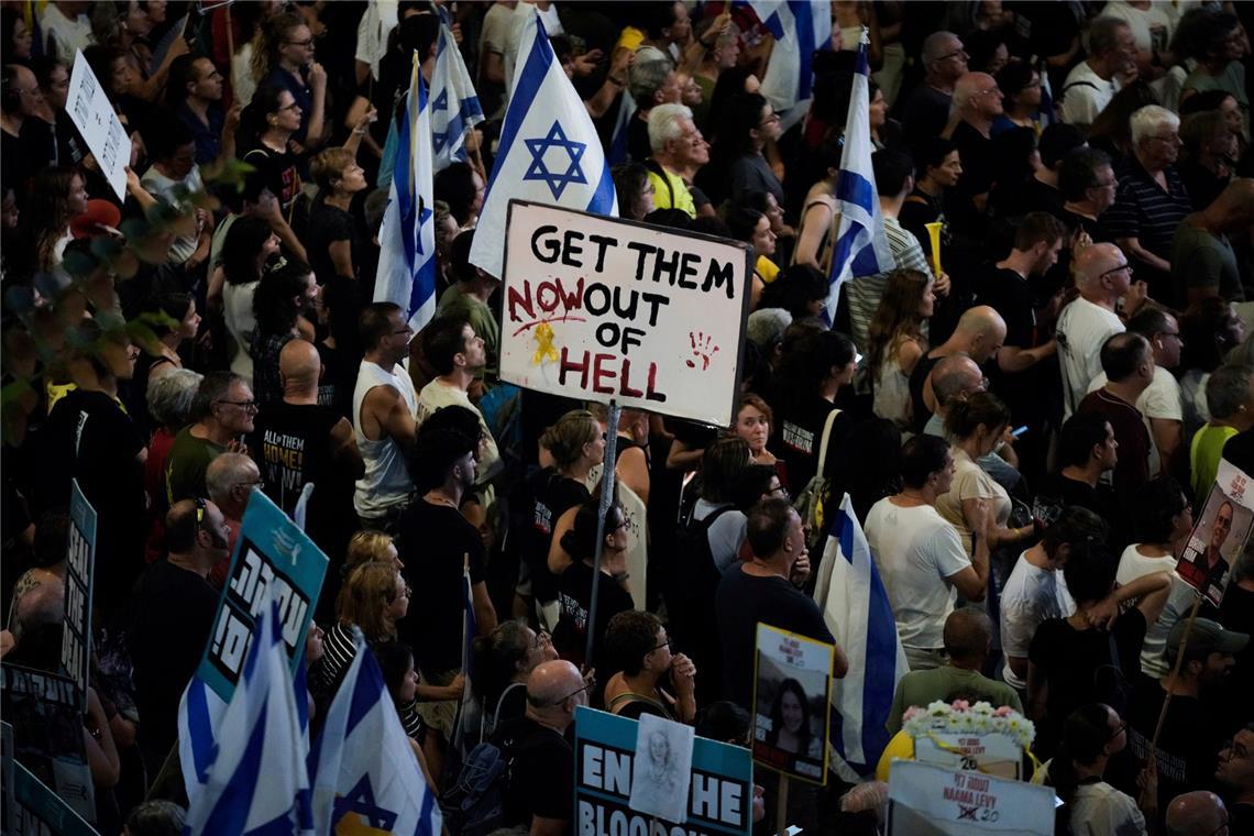 Netanjahu warnt Einwohner der Stadt Gaza: „verschwinden Sie" Menschen in Israel protestieren für die Freilassung israelischer Geiseln.(Archivfoto)