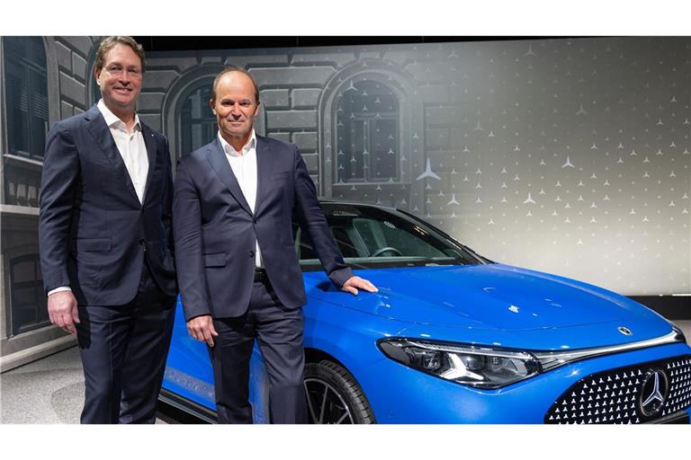 Mercedes-Chef Ola Källenius und der Vorsitzende des Aufsichtsrats, Martin Brudermüller, müssen sich heute bei der Hauptversammlung den Fragen der Aktionäre stellen.