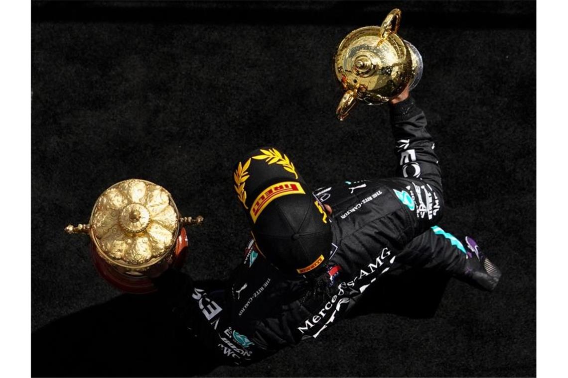 Mercedes-Star Lewis Hamilton will erneut in Silverstone triumphieren. Foto: Will Oliver/Pool EPA/AP/dpa