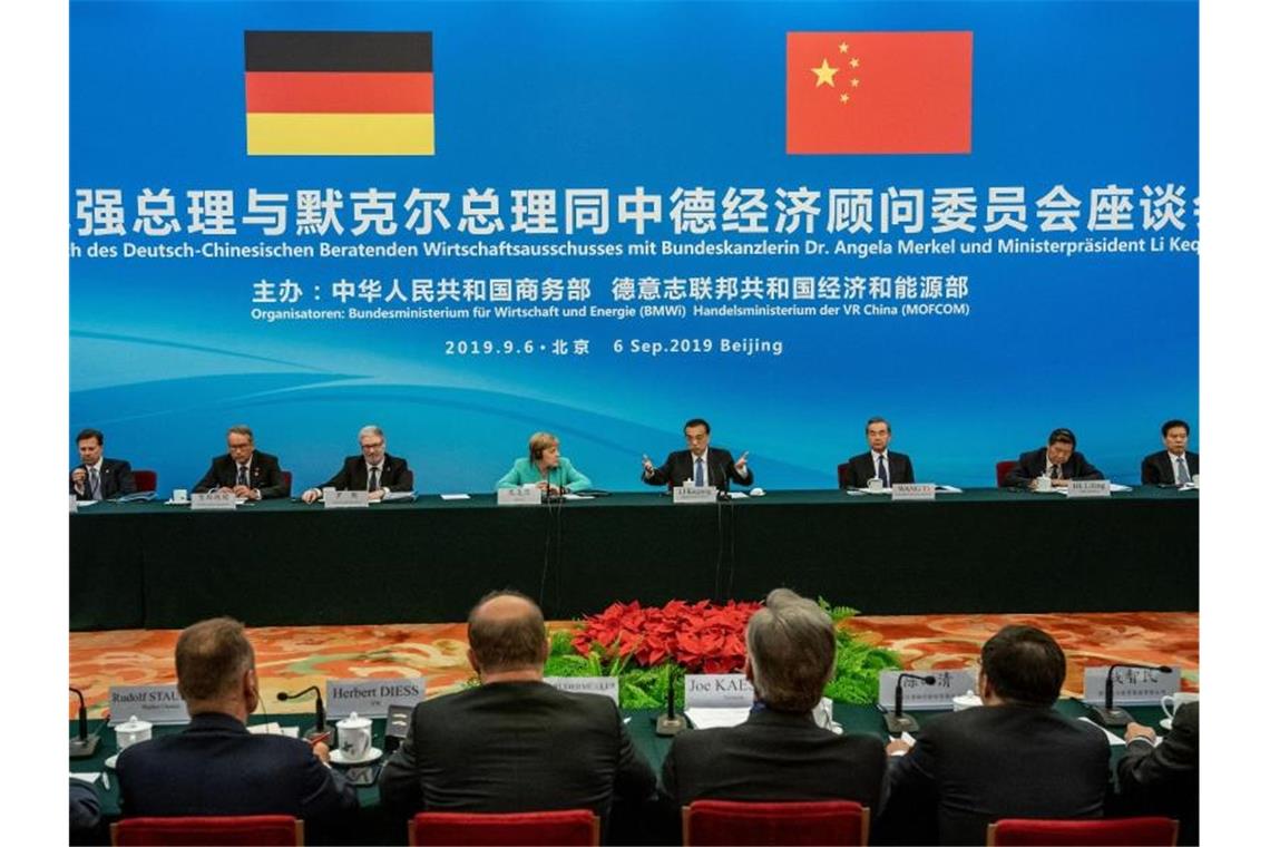 Merkel hält sich zu einem zweitägigen Besuch in der Volksrepublik China auf. Foto: Michael Kappeler