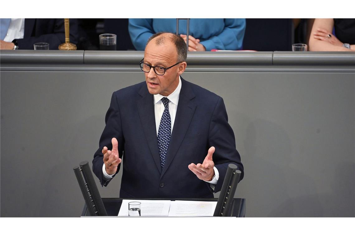 Merz wirbt für Kraftakt: "Der Staat, das sind wir alle" Merz verspricht in seiner ersten Regierungserklärung unter anderem "Wohlstand für alle".