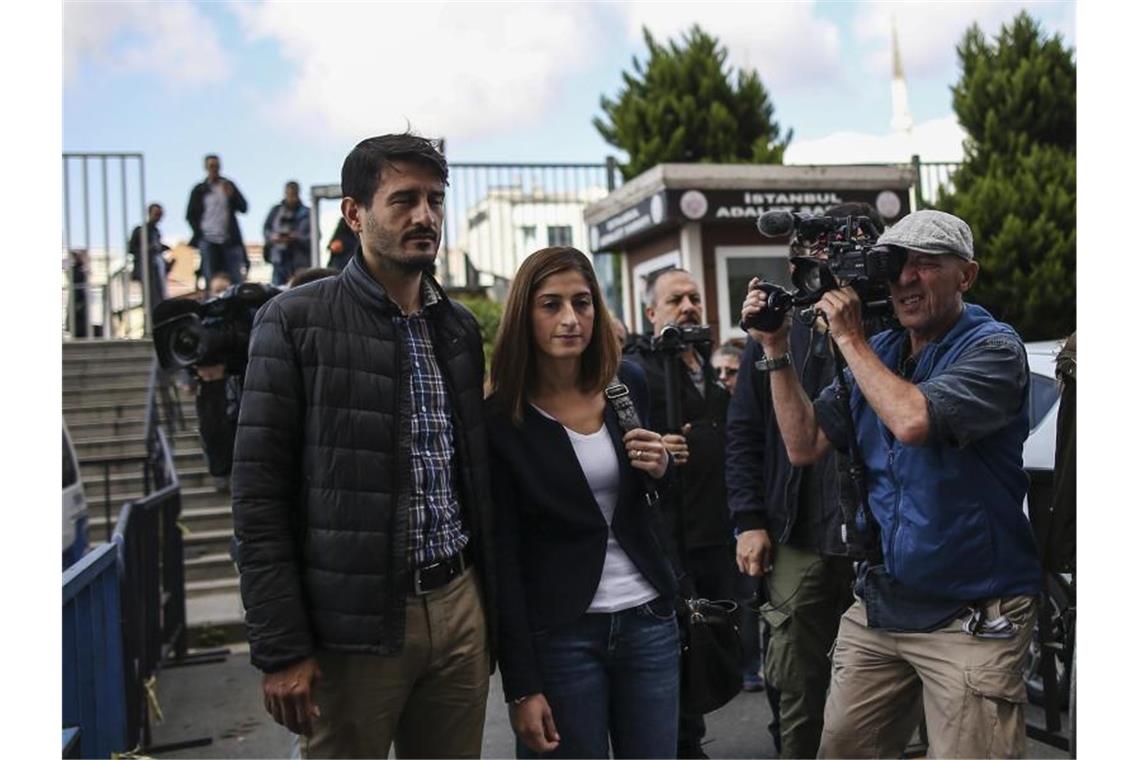 Freispruch für Mesale Tolu in der Türkei Mesale Tolu und ihr Ehemann Suat Corlu sind nach jahrelangem Prozess in der Türkei freigesprochen worden (Archivbild). Foto: Emrah Gurel/AP/dpa