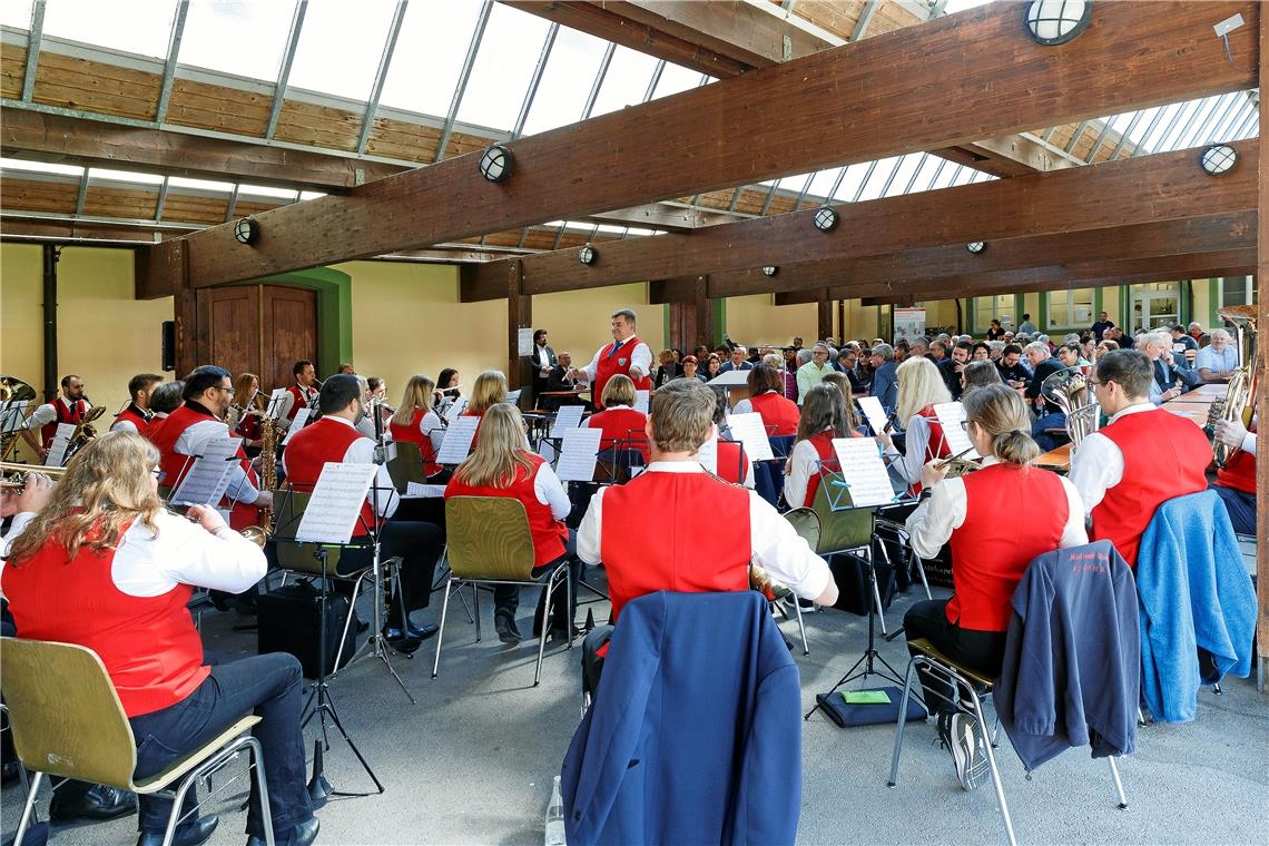 Messe Murrhardt: Die Stadtkapelle spielt bei der Eröffnung. 