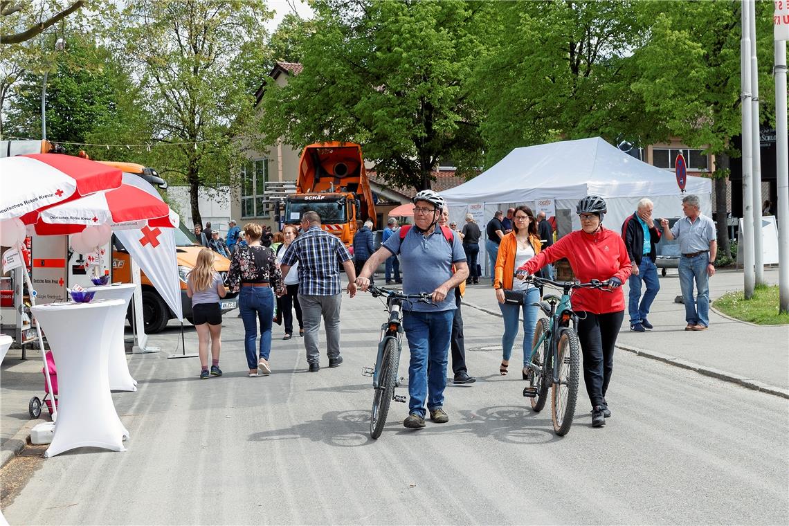 Messe Murrhardt: Gäste pilgern gemütlich übers Gelände.