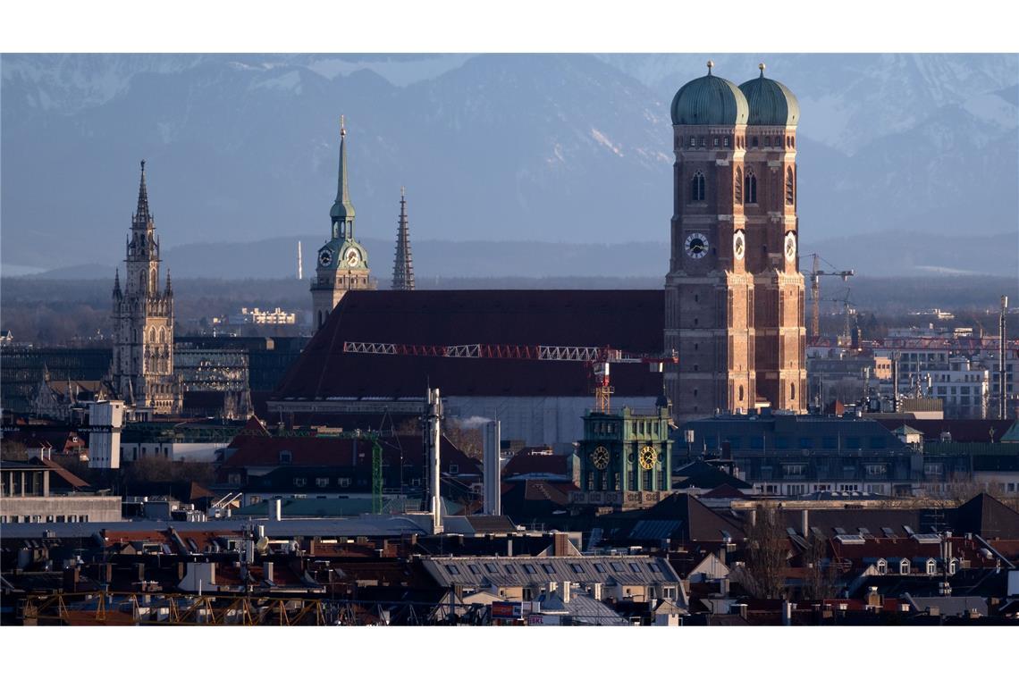 Metropolen wie München bieten viele Jobmöglichkeiten, aber das Wohnen dort ist teuer.