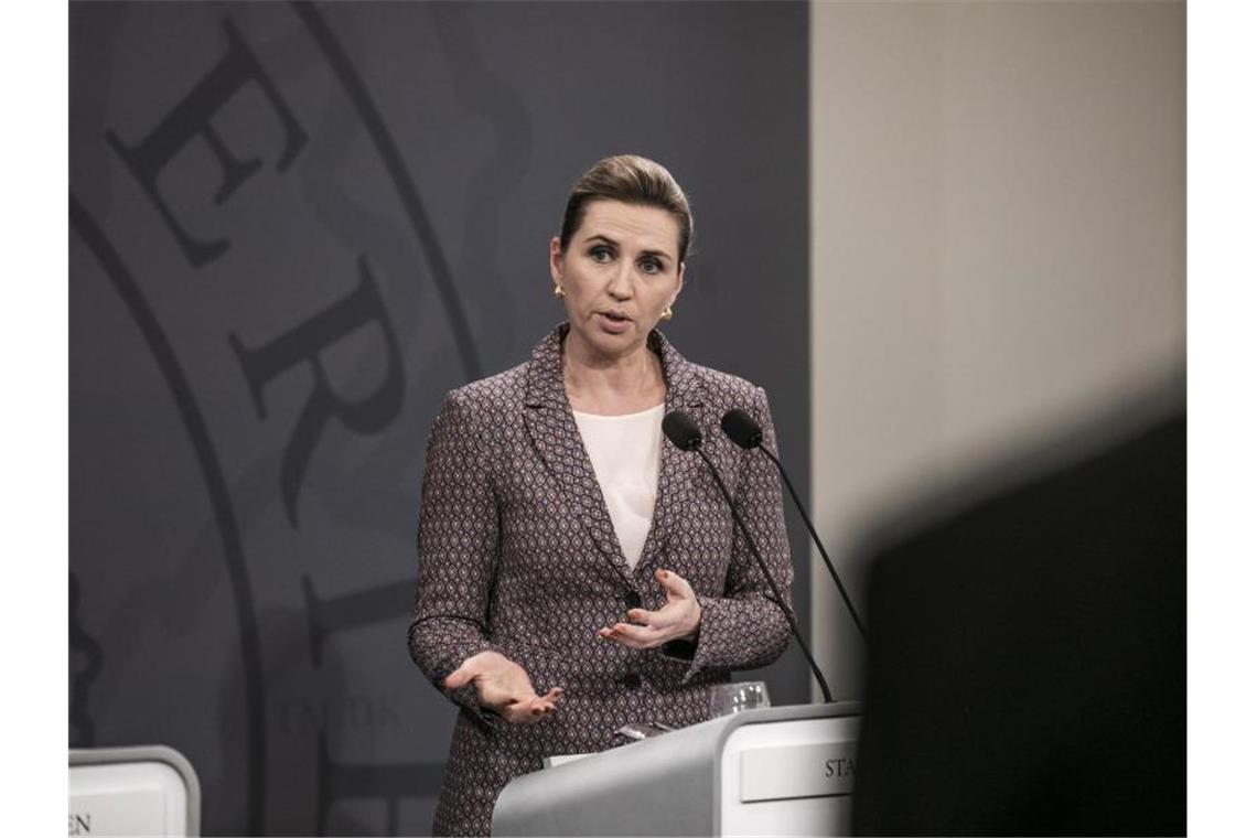 Dänemark will Corona-Pass wieder einführen Mette Frederiksen, Ministerpräsidentin von Dänemark, hält die Wiedereinführung des sogenannten Corona-Passes für notwendig. Foto: Olafur Steinar Gestsson/Ritzau Scanpix/AP/dpa