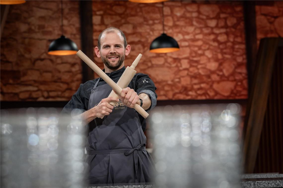 Michael (32), aus Kufstein, verbindet als Konditormeister und studierter Lebensmitteltechnologe handwerkliches Können mit einem wissenschaftlichen Blick auf Rezepte.