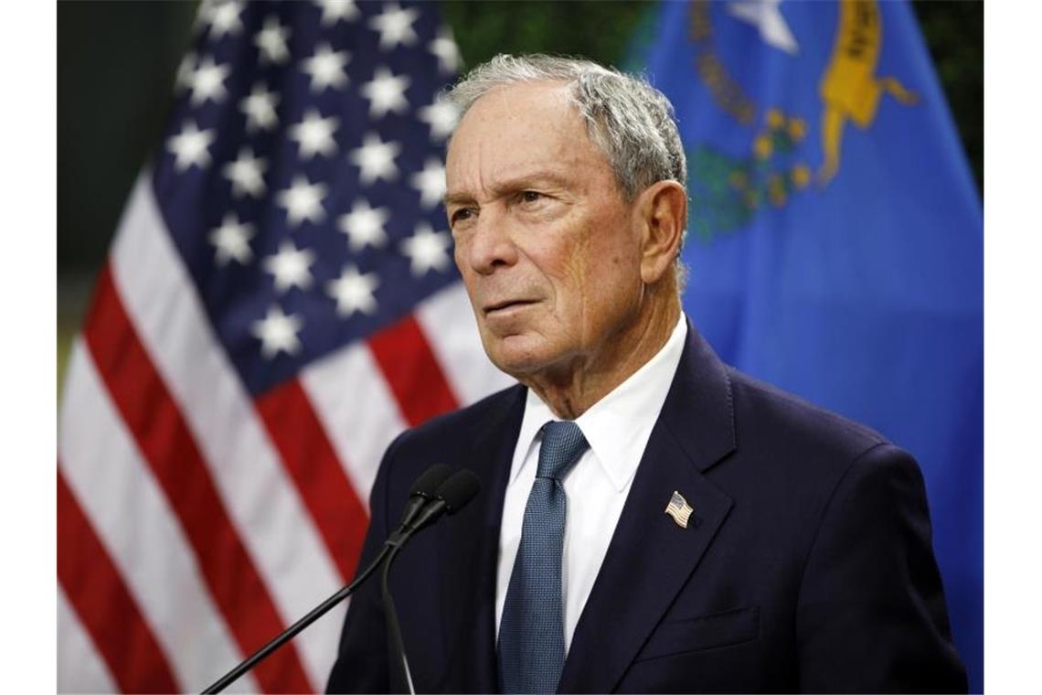 Bernie Sanders: Bloomberg darf sich Wahl nicht „kaufen“ Michael Bloomberg bei einer Pressekonferenz Anfang des Jahres in Las Vegas. Foto: John Locher/AP/dpa