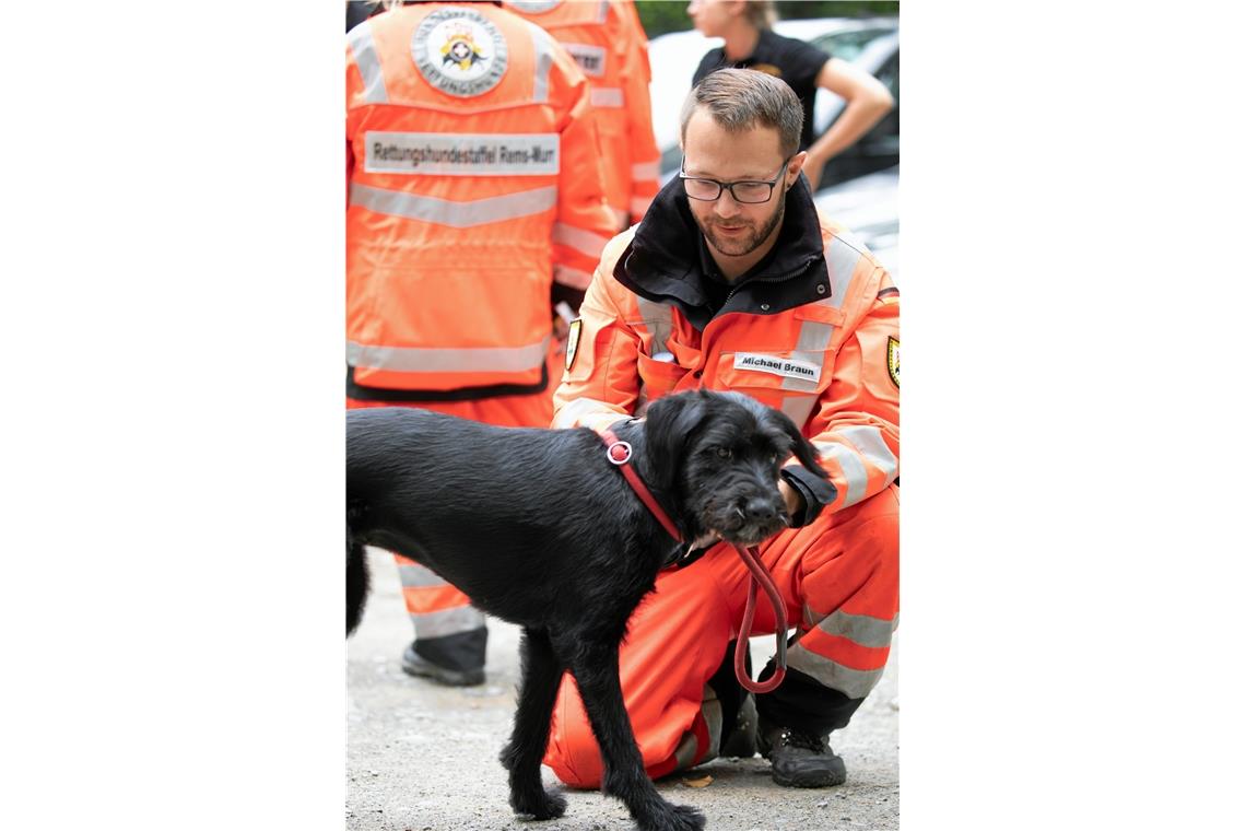 Michael Braun bei den Vorbereitungen mit Luna. 