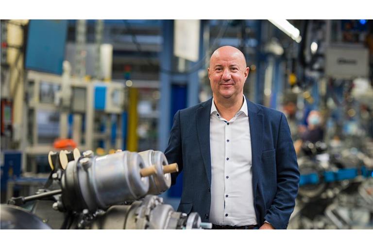 Michael Brecht, der Gesamtbetriebsratschef von Daimler Truck, kritisiert die Konzernführung.