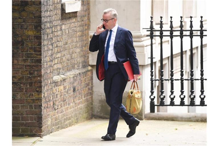 Michael Gove hält sich nach seiner Drogenbeichte wacker - 41 Tory-Abgeordnete stimmten für den Umweltminister. Foto: Stefan Rousseau/PA Wire