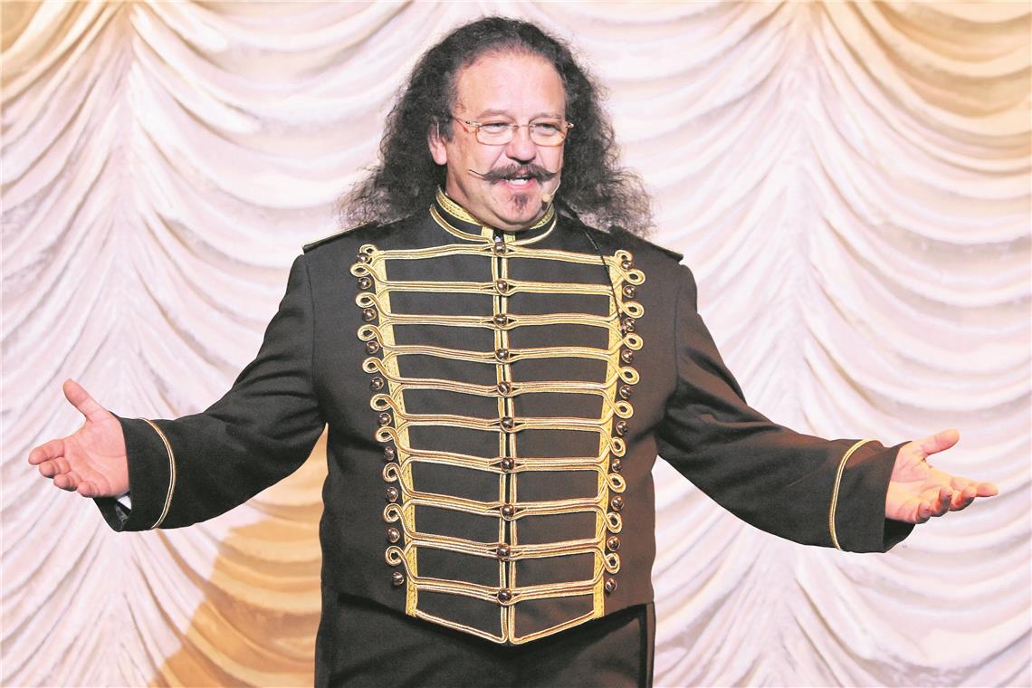 Michael Holderried 2007 bei seinem 40-Jahr-Zauberjubiläum im Backnanger Traumzeit-Theater. Foto: privat