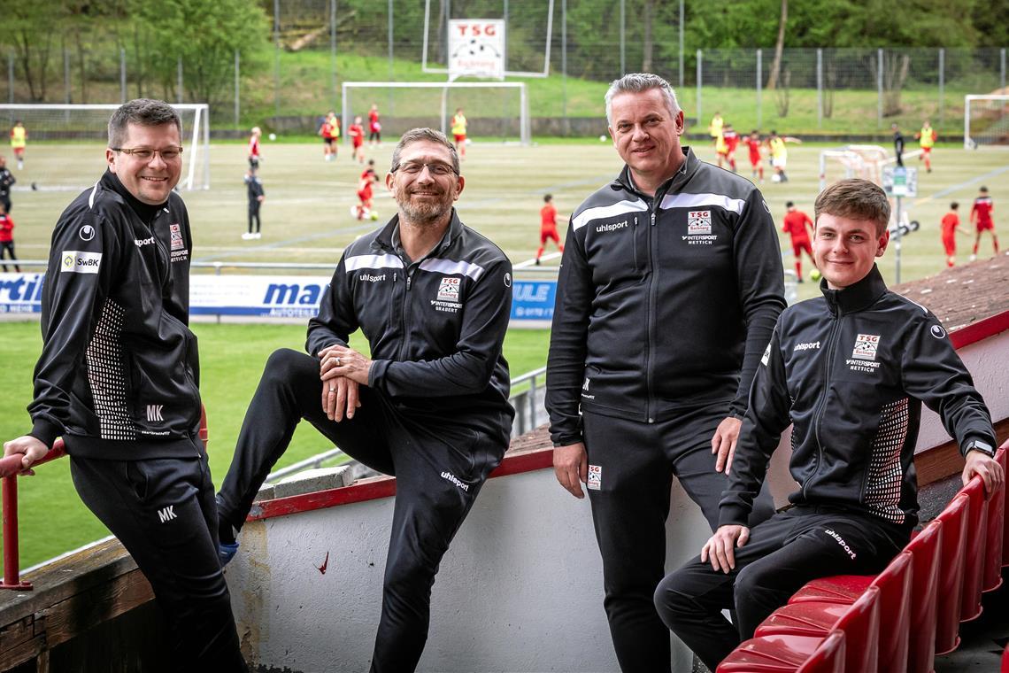 TSG Backnang: Vier Steuermänner für die Jugend Michael Kittelberger, Steffen Winkler, Janos Kovac und Maksim Benenson (von links) schauen positiv nach vorn. Als vierköpfige Jugendleitung wollen sie dem Nachwuchs der TSG Backnang neuen Schwung verleihen und eine gute Struktur zurückbringen. Foto: Alexander Becher
