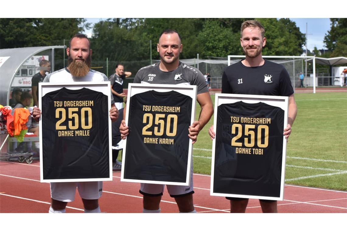 Michael Maluschka, Karim Kretschmer und Tobias Widmaier (v. li.) haben die 250-Spiele-Marke für den TSV Dagersheim geknackt.