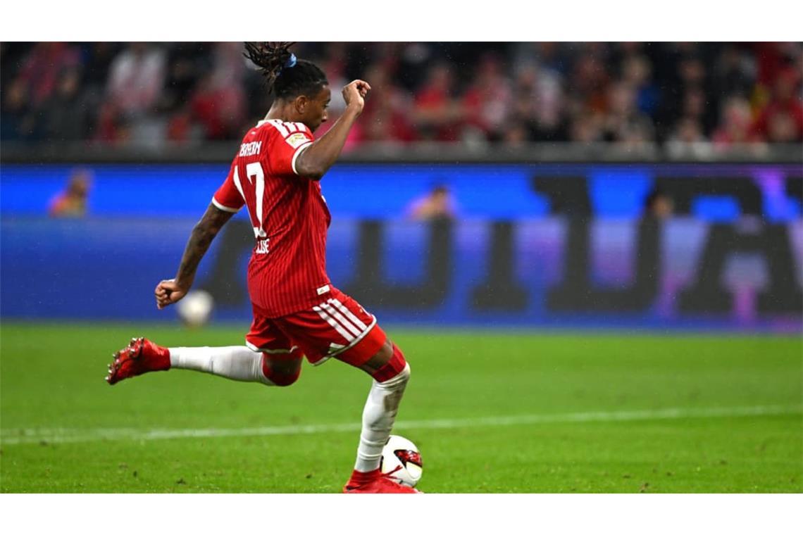 Michael Olise trifft in der 55. Minute zum 2:1.