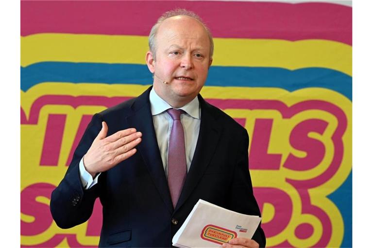 Michael Theurer, Landesvorsitzender der FDP Baden-Württemberg, spricht. Foto: Uli Deck/dpa