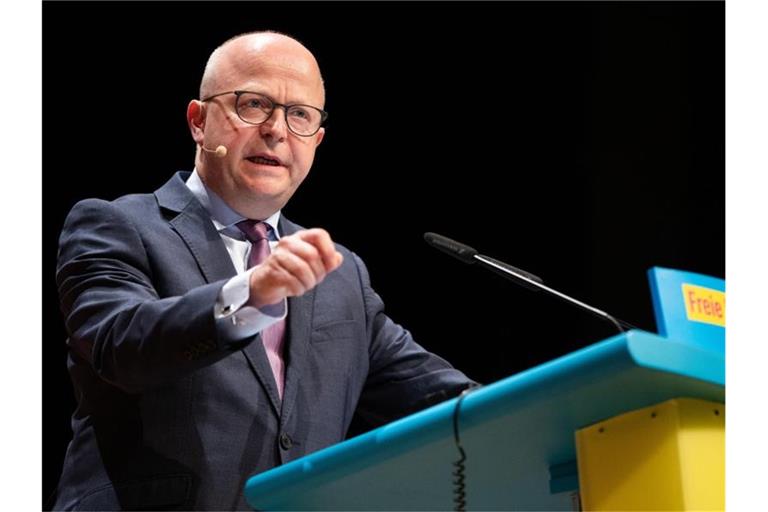 Michael Theurer, Vorsitzender der FDP Baden-Württemberg, spricht. Foto: Christoph Schmidt/dpa/Archivbild