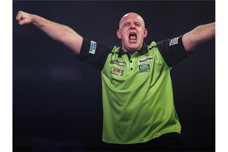 Michael van Gerwen will ins Halbfinale einziehen. Foto: Kieran Cleeves/PA Wire/dpa