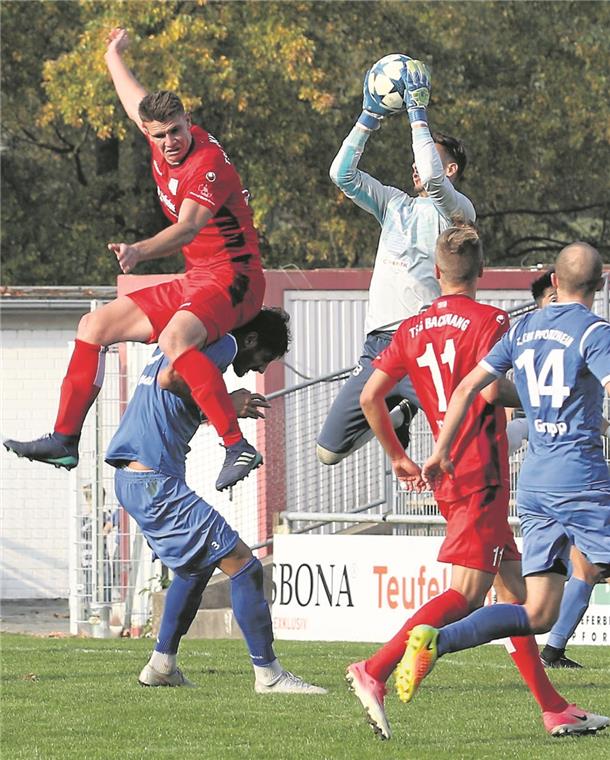 Michl Bauer (links) übersprang mit der TSG nicht die Hürde in Pforzheim.Foto: A. Hornauer