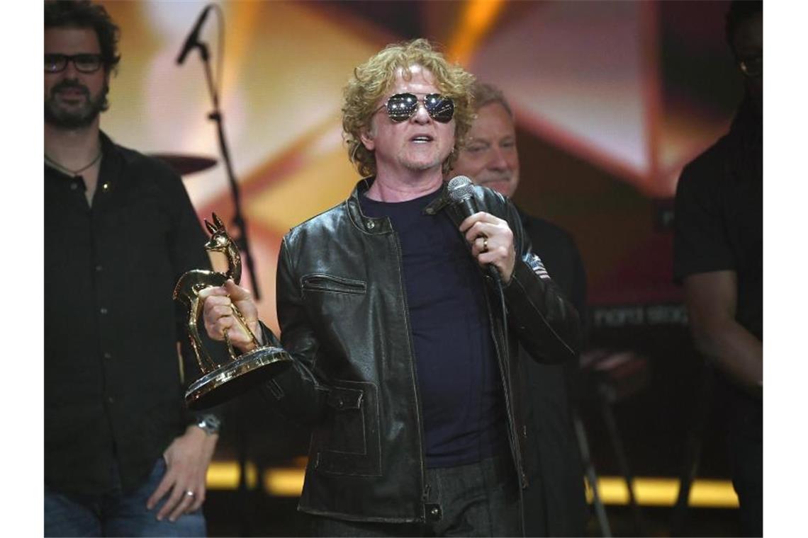 Mick Hucknall sorgt mit seiner Band Simply Red zum Abschluss der Gala noch einmal für richtig Stimmung. Foto: Sebastian Gollnow/dpa