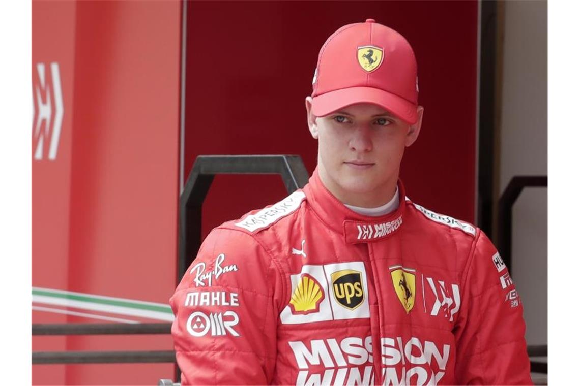 Mick Schumacher hat sich in Monza seinen ersten Saisonsieg in der Formel 2 gesichert. Foto: Hassan Ammar/AP/dpa/Archivbild