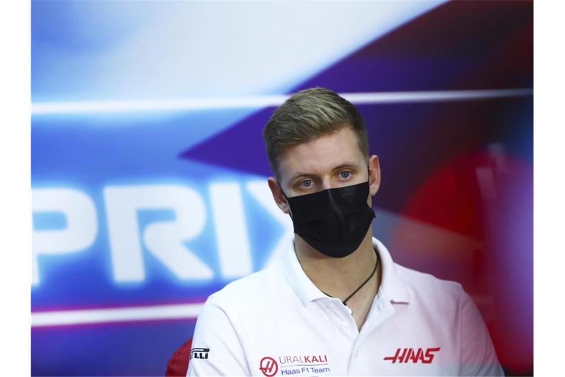 Mick Schumachers Debüt mit Vorsicht: „Keine Dummheiten“ Mick Schumacher steht vor seiner Formel-1-Premiere. Foto: Dan Istitene/Pool Getty Images/AP/dpa