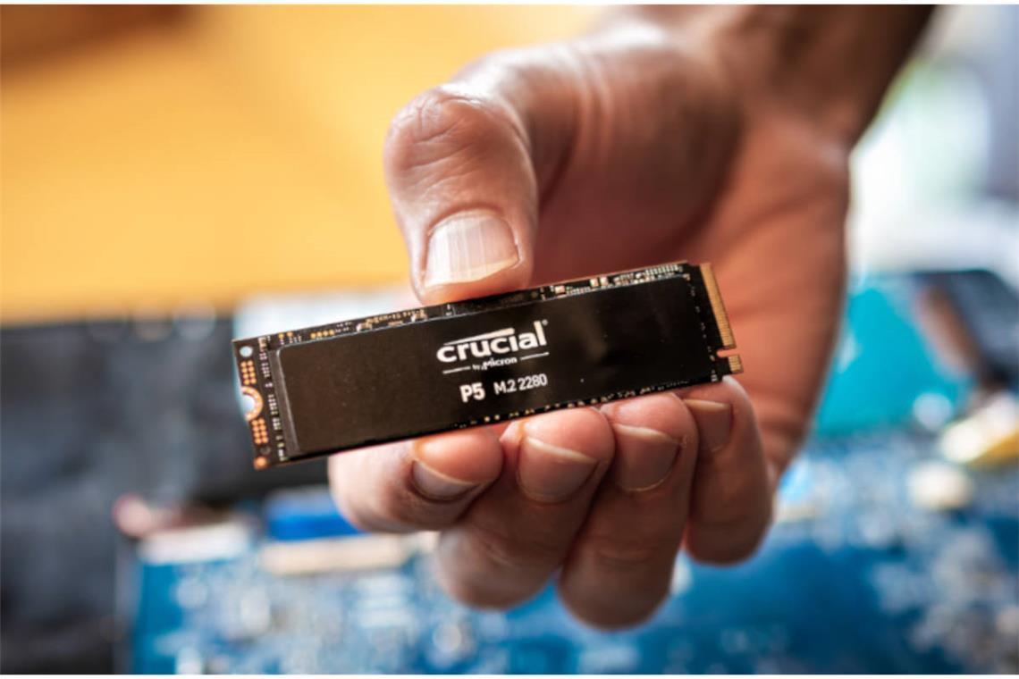 Micron stellt den Verkauf von Crucial-Produkten ein und konzentriert sich auf wachstumsstarke Segmente wie KI und Rechenzentren. Was das für Verbraucher bedeutet, erfahren Sie hier.