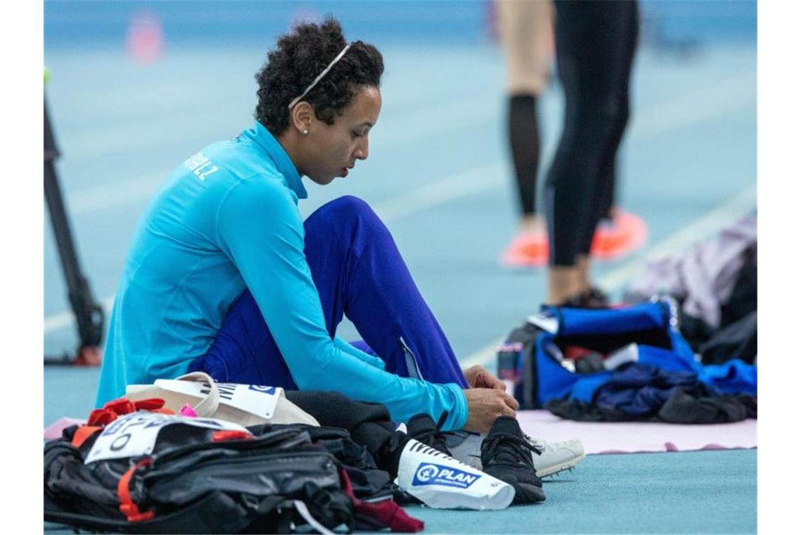Weltmeisterin Mihambo „traurig“ nach Olympia-Verschiebung Mihambo hat mit Enttäuschung, aber auch Verständnis auf die Verlegung der Olympischen Spiele reagiert. Foto: Jens Büttner/dpa/Archivbild