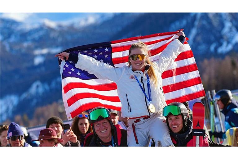 Mikaela Shiffrin feierte ihren Olympiasieg in Cortina d’Ampezzo, dachte danach aber auch an die gescheiterte Kollegin aus Deutschland.