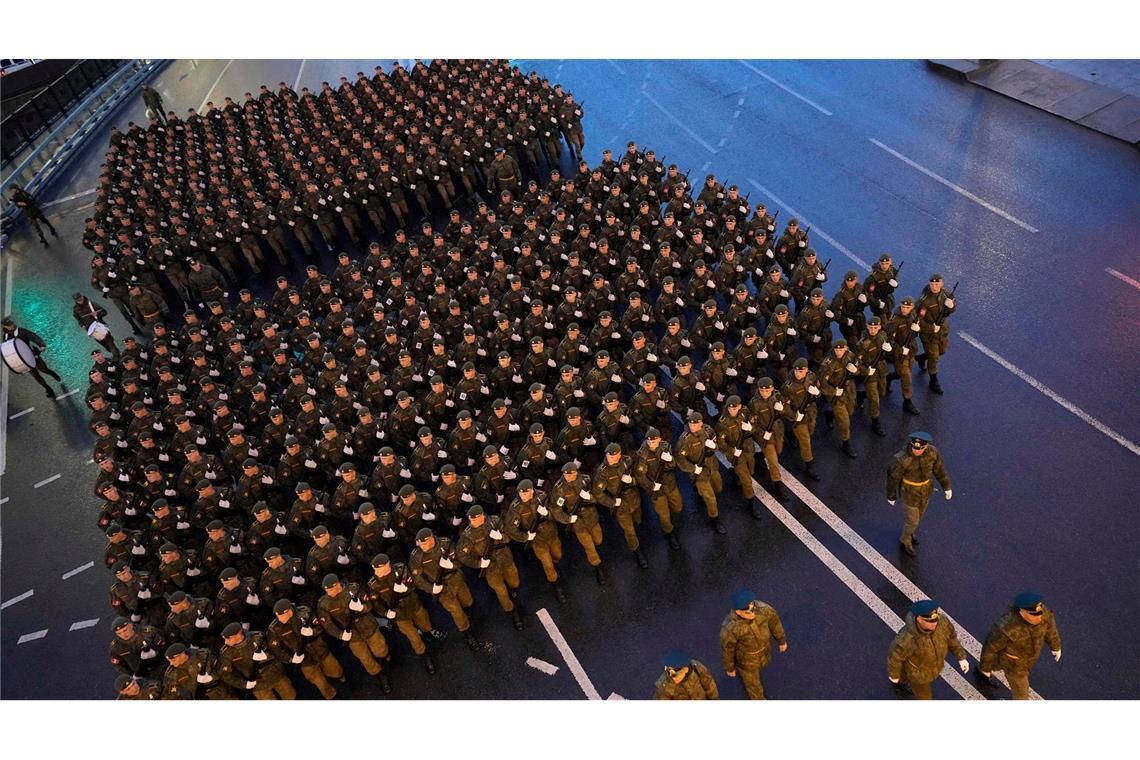 Bilder des Tages Militärparade vor dem Tag des Sieges in Russland