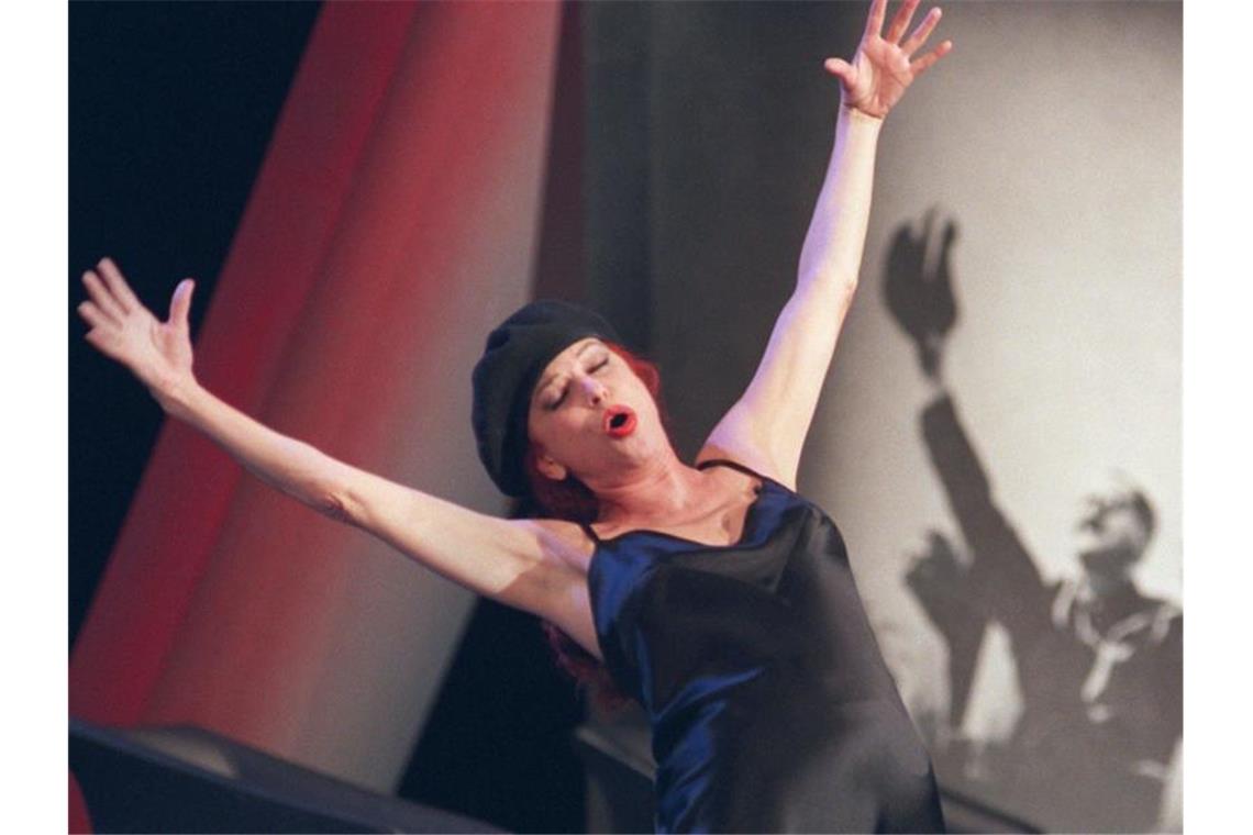 Italienische Sängerin Milva gestorben Milva war auch eine anerkannten Interpretin von Bertolt Brecht. Foto: Andreas Gebhard/dpa