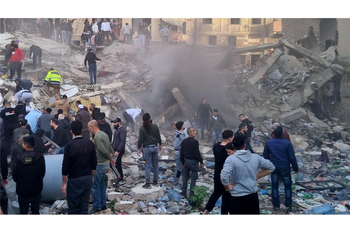 Mindestens 14 Menschen sind bei dem Einsturz ums Leben gekommen.