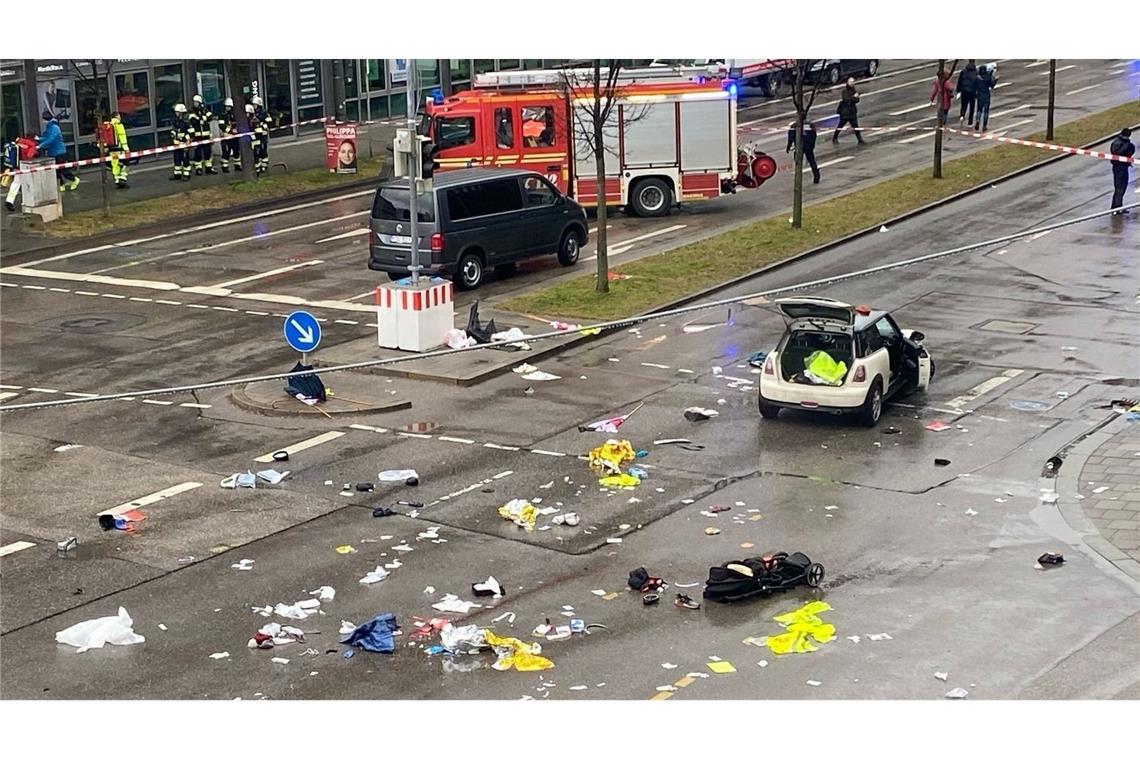 "Schwarzer Tag für München" - Asylbewerber fährt in Demo Mindestens 28 Menschen wurden bei dem Vorfall verletzt.