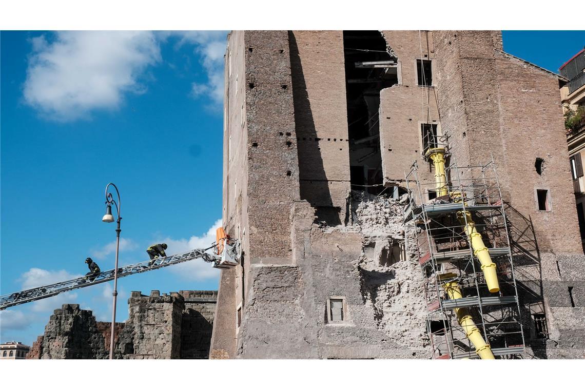 Mindestens ein Arbeiter wurde verletzt.