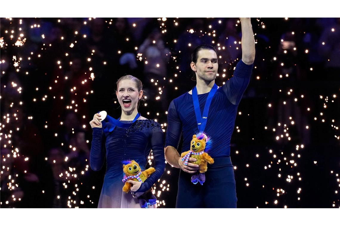 Eislauf-Traumduo Hase/Volodin auf dem WM-Thron: "Das Größte"