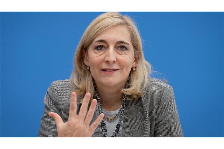 Ministerin Warken will Beitragserhöhungen abwenden. (Archivbild)