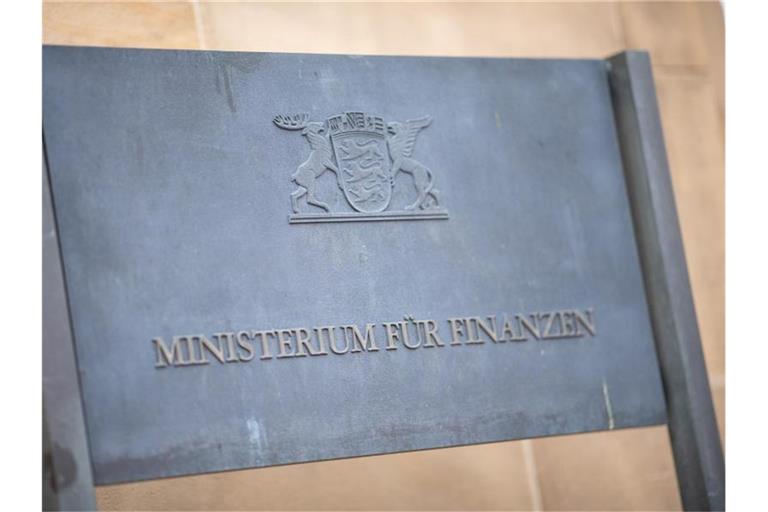 „Ministerium für Finanzen“ in Baden-Württemberg. Foto: Sebastian Gollnow/dpa/Archivbild
