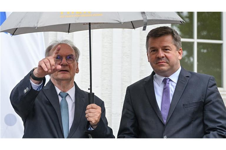 Ministerpräsident Reiner Haseloff (links) und CDU-Landeschef Sven Schulze.