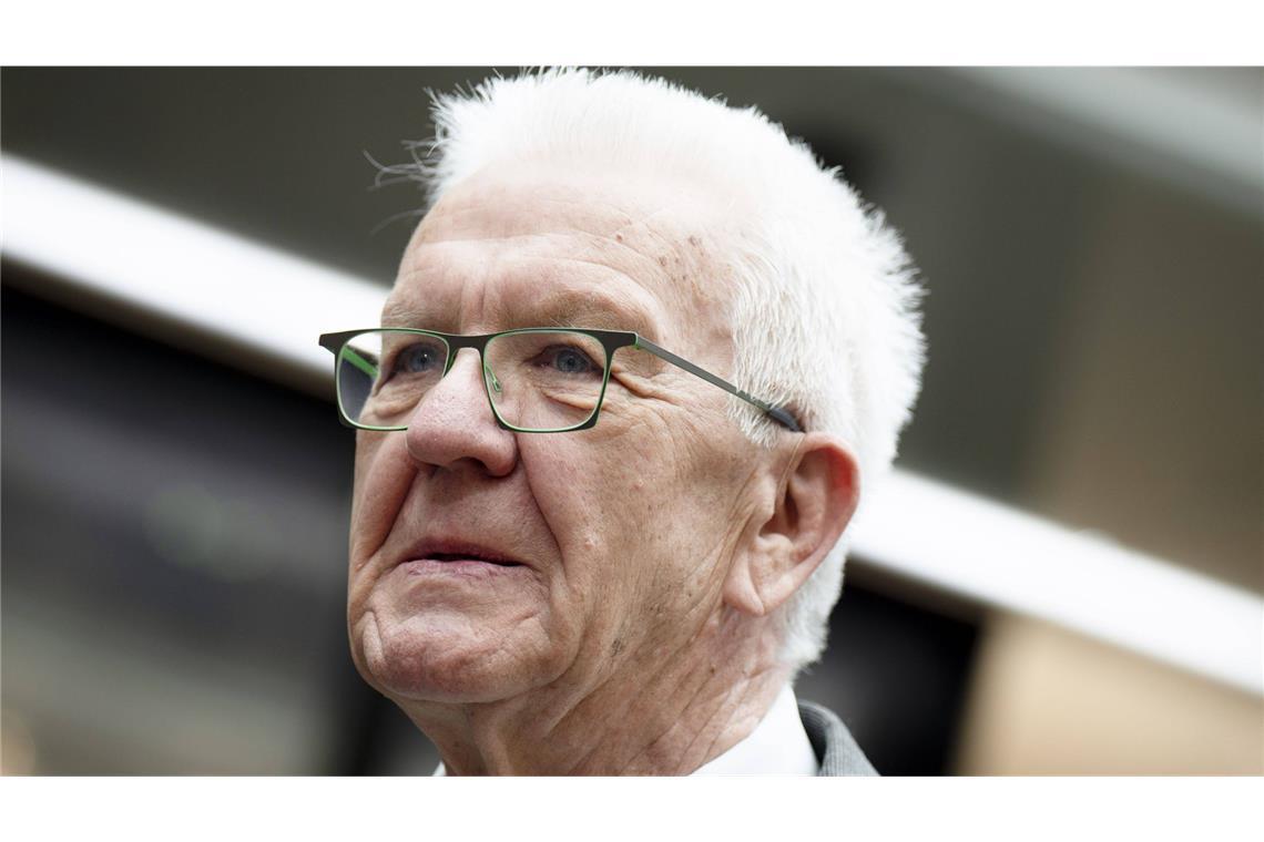 Ministerpräsident Winfried Kretschmann reagiert im Video auf Leserkommentare – und sagt über sich selbst: „Ich versuch, cool zu sein.“ (Archivfoto).