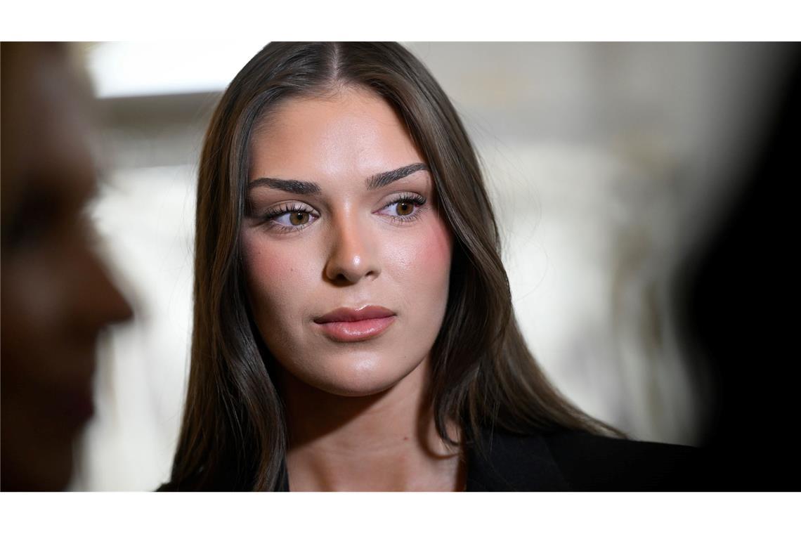 Miss Finnland Sarah Dzafce hat ihren Titel und ihre Krone verloren.