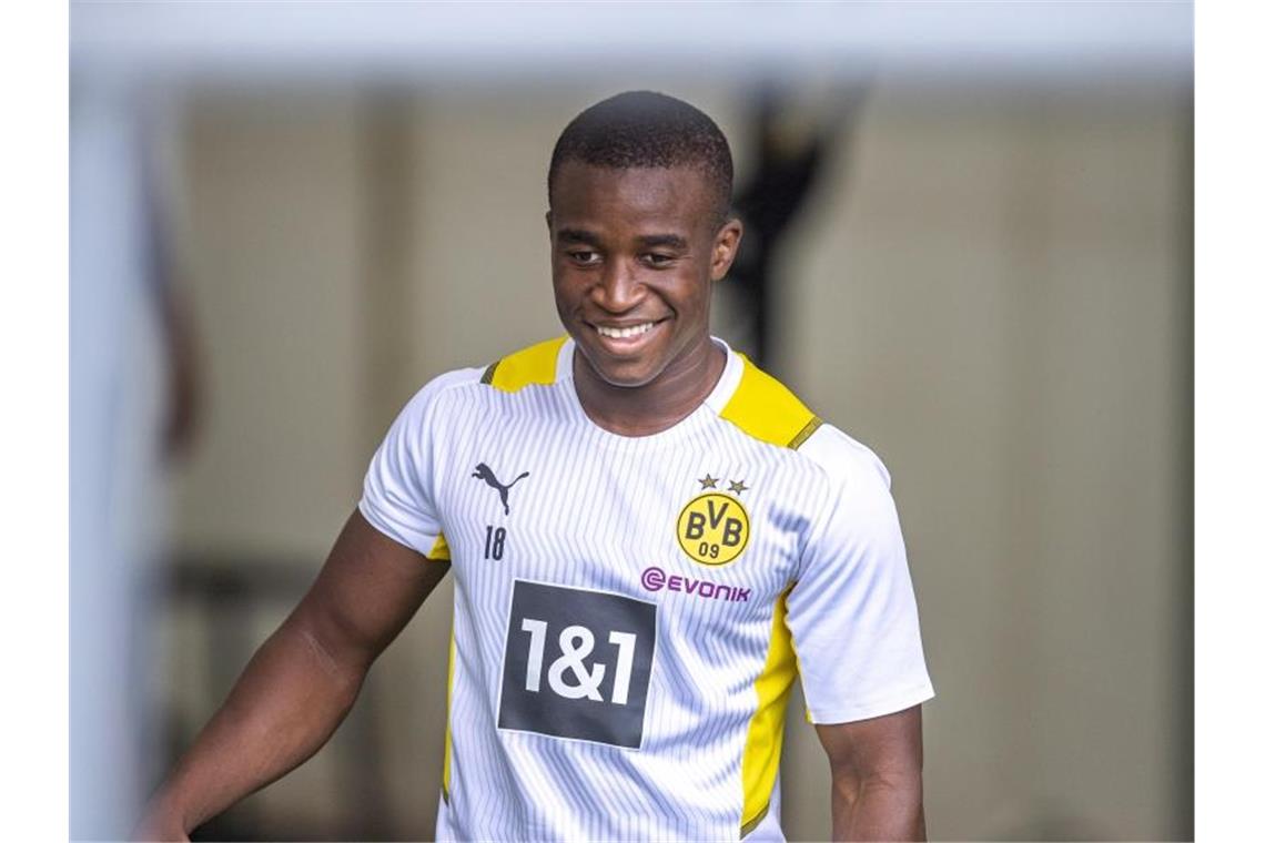 Mit 16 Jahren bereits in der Bundesliga angekommen: Youssoufa Moukoko. Foto: David Inderlied/dpa