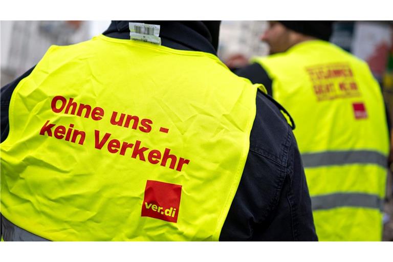 Mit dem Ausstand will die Gewerkschaft im Tarifkonflikt um den kommunalen Nahverkehr den Druck auf die Arbeitgeber erhöhen. (Archivbild)