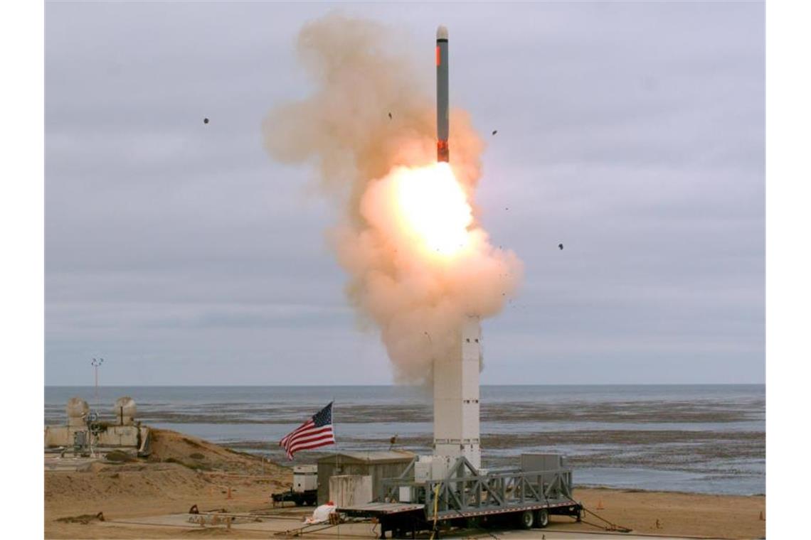 USA testen ballistische Rakete Mit dem Raketentest geht nun die Sorge nach einem Wettrüsten um. Foto: Scott Howe/U.S. Defense Department/AP/dpa