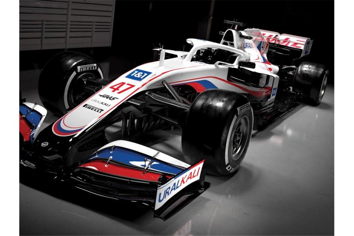 In russischen Farben: Mick Schumacher „sehr hungrig“ Mit dem VF-21 kämpft Schumacher künftig um WM-Punkte in der Motorsport-Königsklasse. Foto: -/Haas F1 Team/dpa