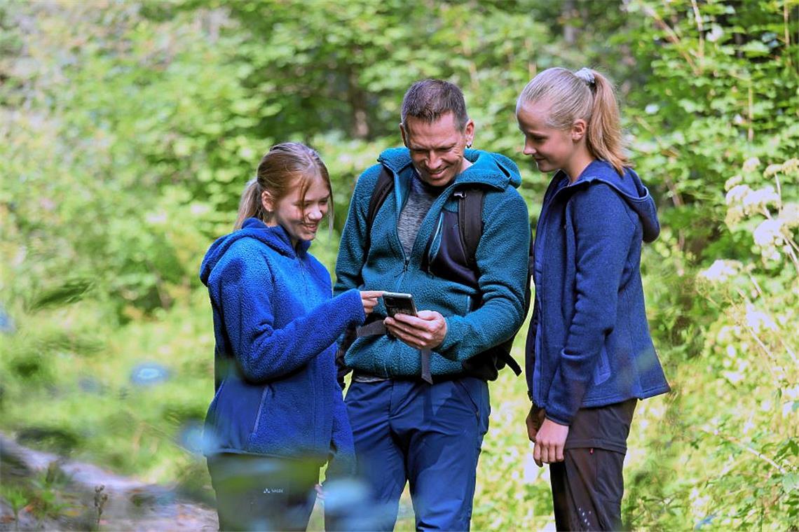 Ideen für günstige Ausflüge im Rems-Murr-Kreis Mit den Actionbounds Wandern und Rätsel lösen verknüpfen. (Foto: Naturpark SFW)