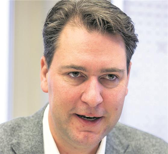 „Mit den Gehaltsstrukturen in der freien Wirtschaft können wir nicht mithalten.“Richard Sigel,Landrat