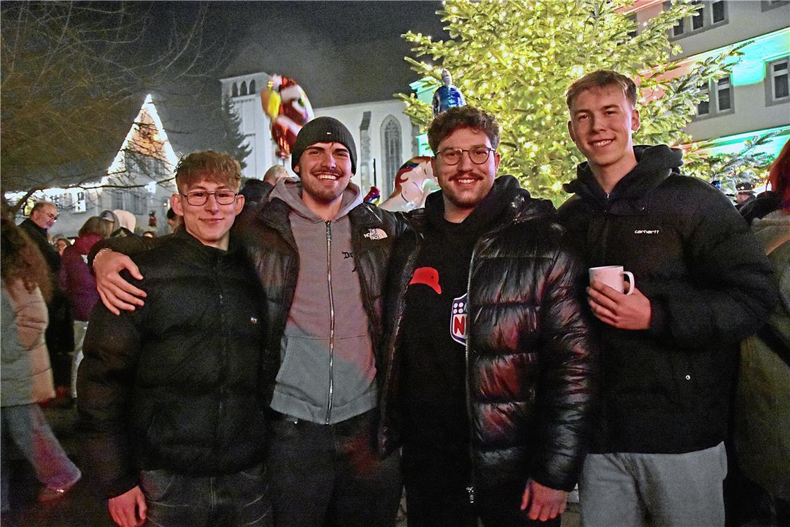 Mit den Kumpels auf dem Weihnachtsmarkt. Weihnachtsmarkt in Backnang 2025. 42. B...