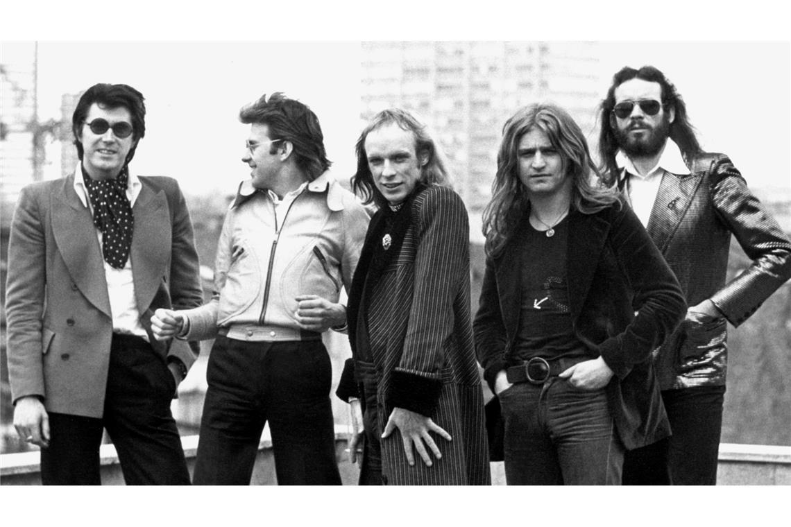 Popikone Bryan Ferry wird 80 und möchte nicht mehr singen Mit der Band Roxy Music wurde Bryan Ferry (l.) in den 70er Jahren berühmt. Fast zeitgleich begann er eine Solokarriere. (Archivbild)